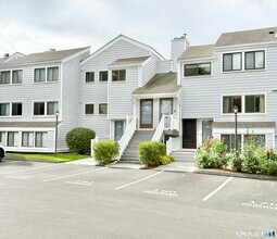 Building Photo - 129 Rowayton Woods Dr