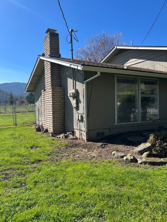 Building Photo - 2883 W Griffin Creek Rd