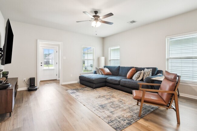 Foto del edificio - 60341 Sunset Oak Blvd