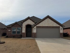 Building Photo - 605 Tippit Ln