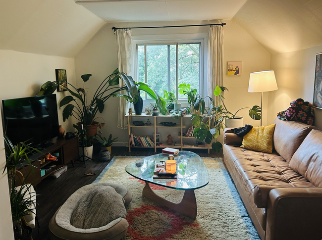 Building Photo - 3503 W Dickens Ave