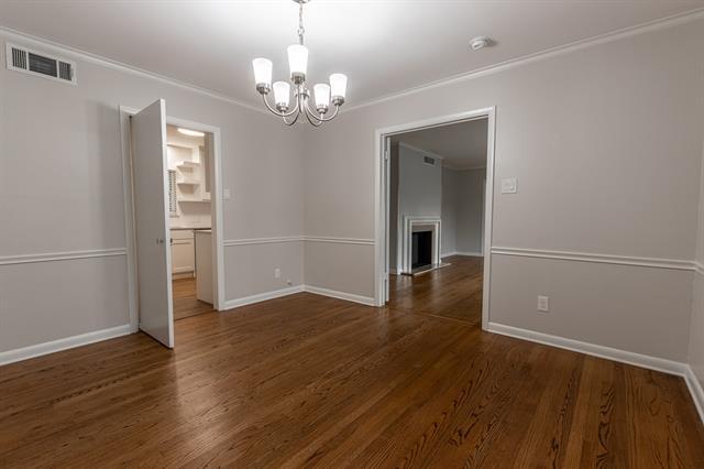 Foto del edificio - 5731 Berkshire Ln