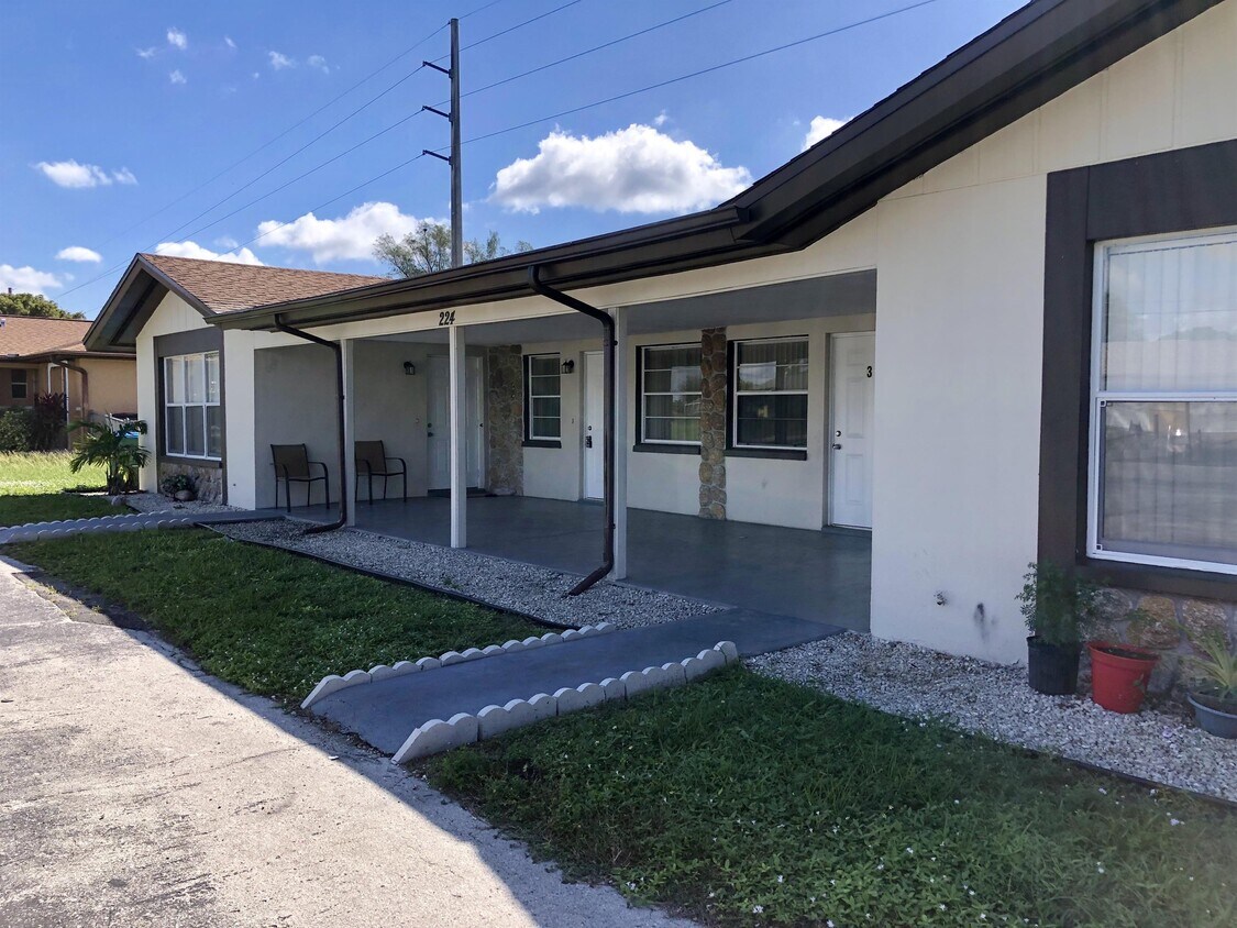 Foto principal - 224 SW 47th Terrace