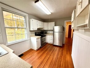 Building Photo - 221 Centennial Farm Ln