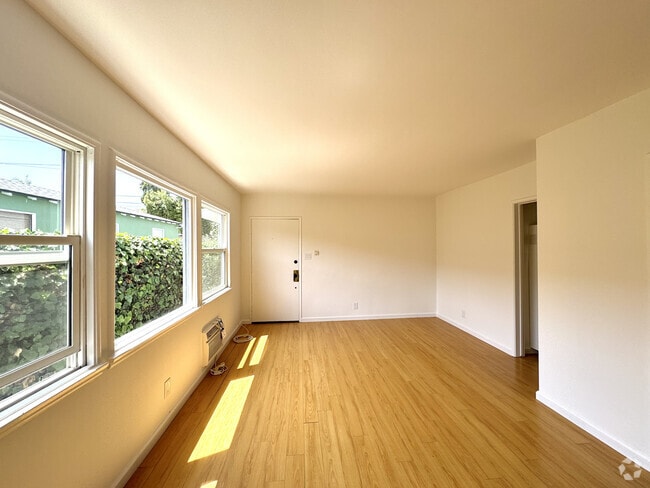 Building Photo - 2262 31st St