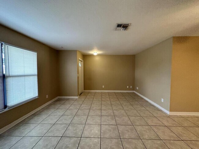 Foto del edificio - 3024 Santa Barbara Blvd