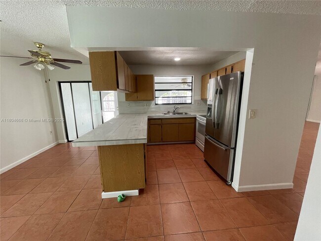 Foto del edificio - 3301 SW 114th Ct