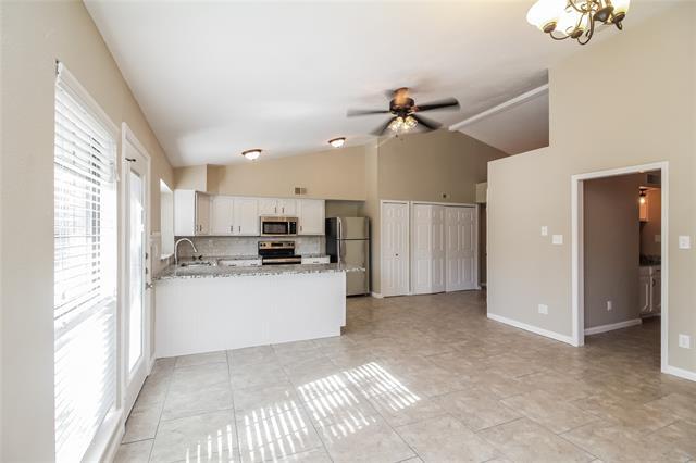 Building Photo - 8414 Kensington Dr