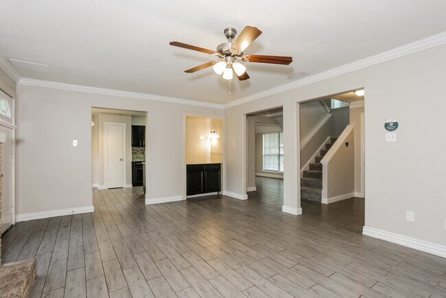 Foto del edificio - 216 Mesa Wood Dr