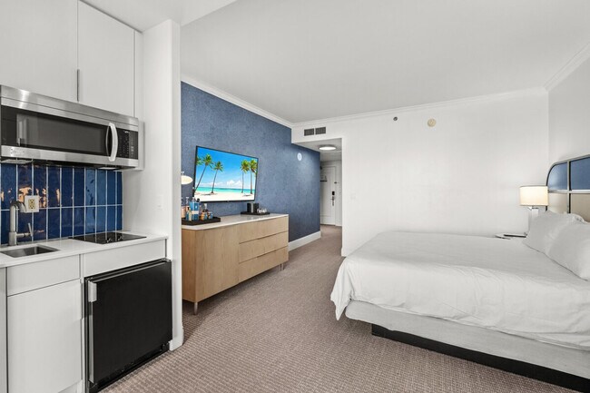 Building Photo - 4391 Collins Ave