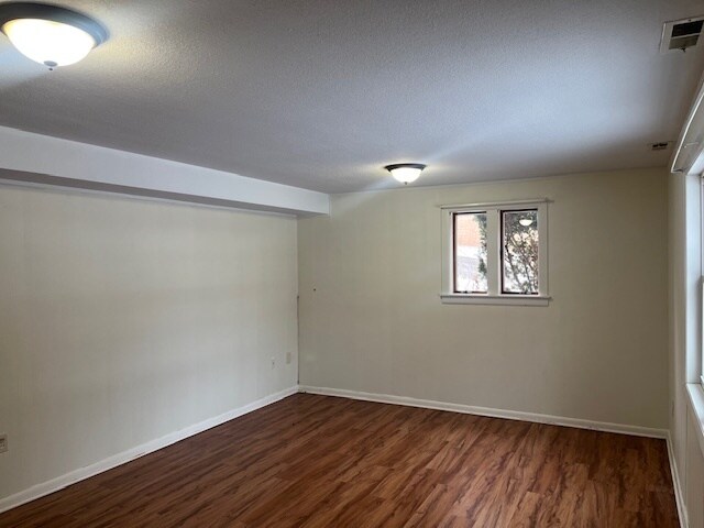 Foto del edificio - 1058 Carol Rd