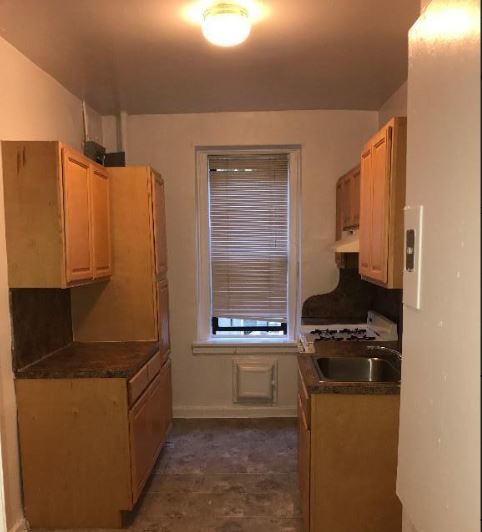 Primary Photo - 3 Seaman Ave