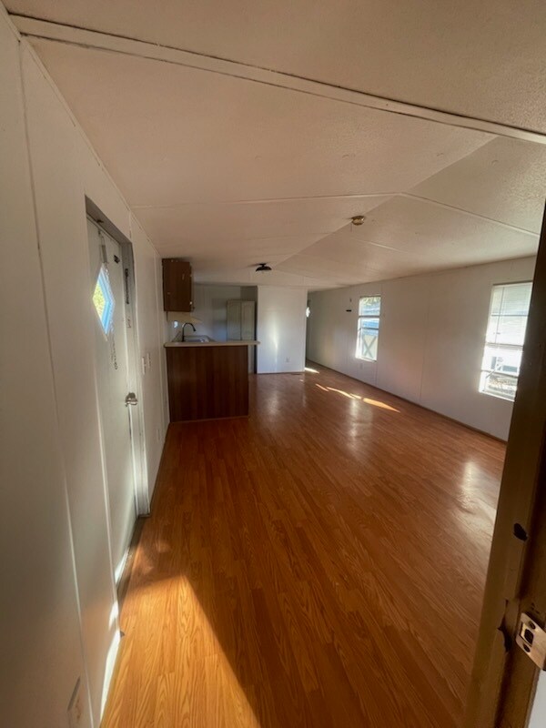 Foto del edificio - 115 Fowler Cir