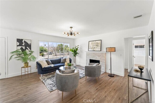 Foto del edificio - 11445 Saticoy St