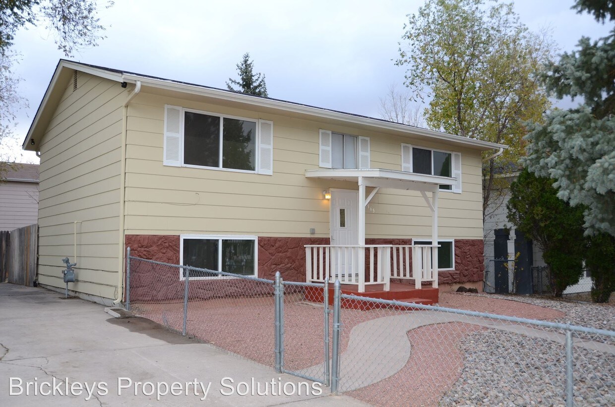 2565 Nadine Dr, Colorado Springs, CO 80916 House Rental in Colorado