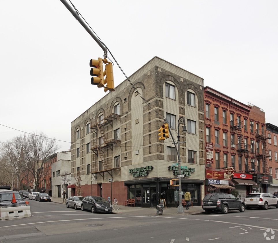 Primary Photo - 164-166 Smith St