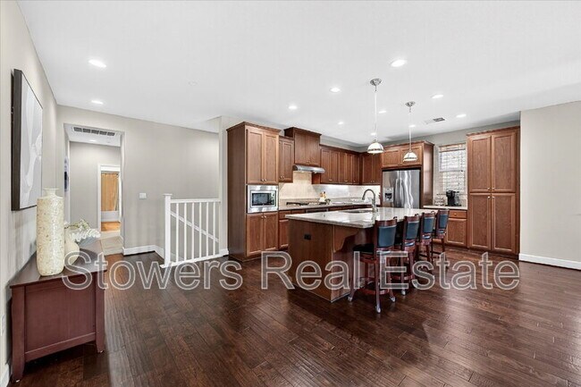 Foto del edificio - 3273 Central Pkwy