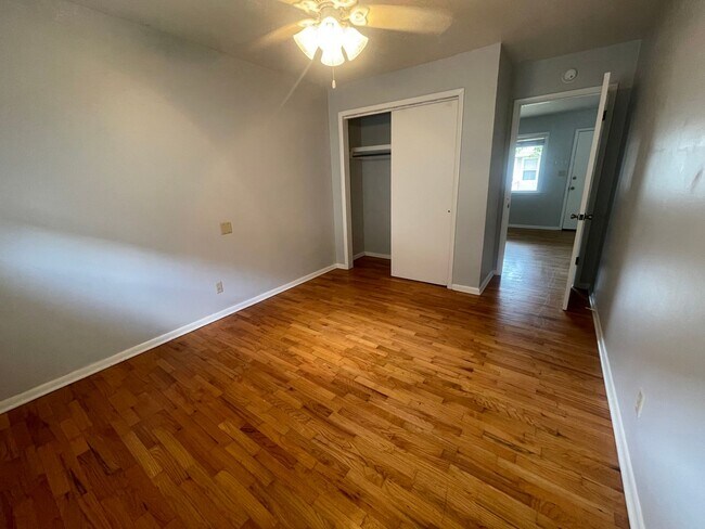 Foto del edificio - 1 bedroom 1 bathroom duplex available now