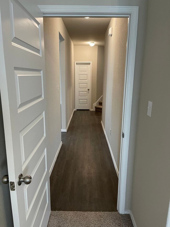 Building Photo - 331 Saddle Leaf