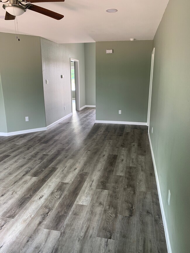Foto del edificio - 20738 Ruby St