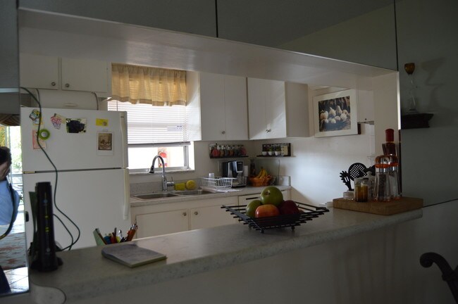 Foto del edificio - 12022 W Greenway Drive 204