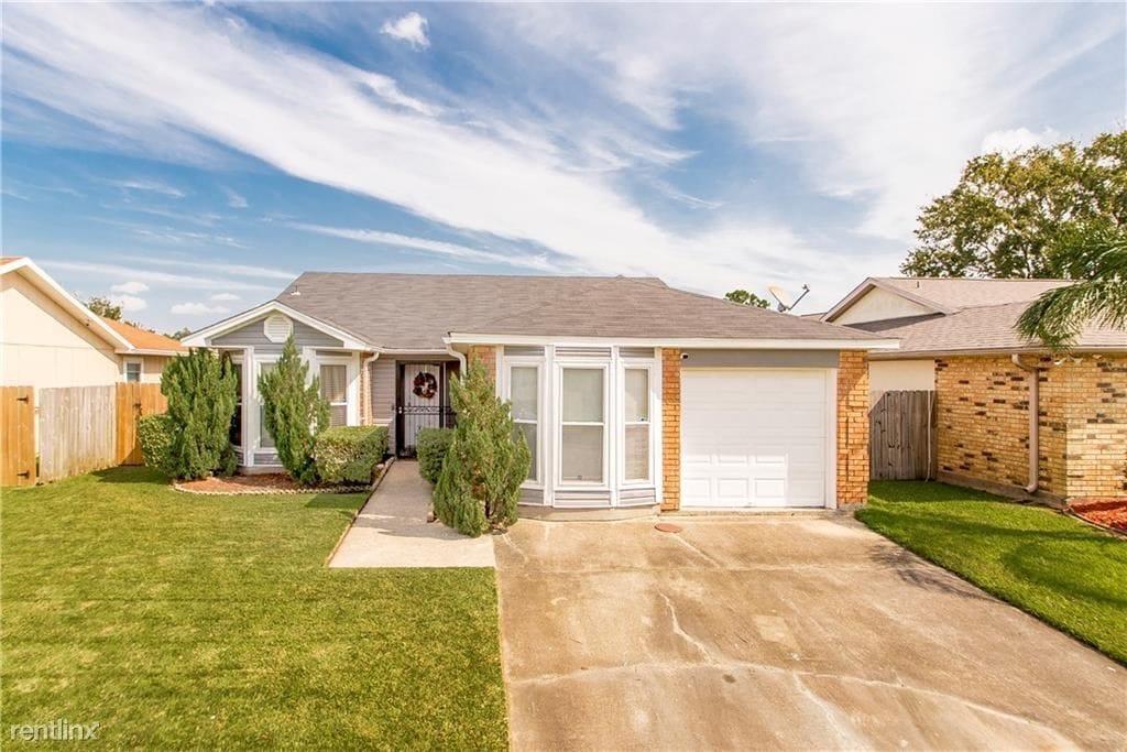 Primary Photo - 4 br, 2 bath House - 6991 Ridgefield Dr