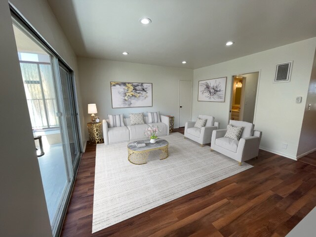 living room - 829 Euclid St