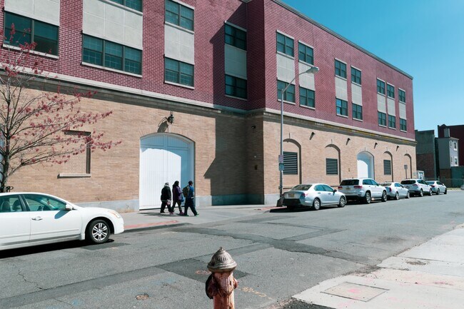Foto del edificio - 769 Montgomery St