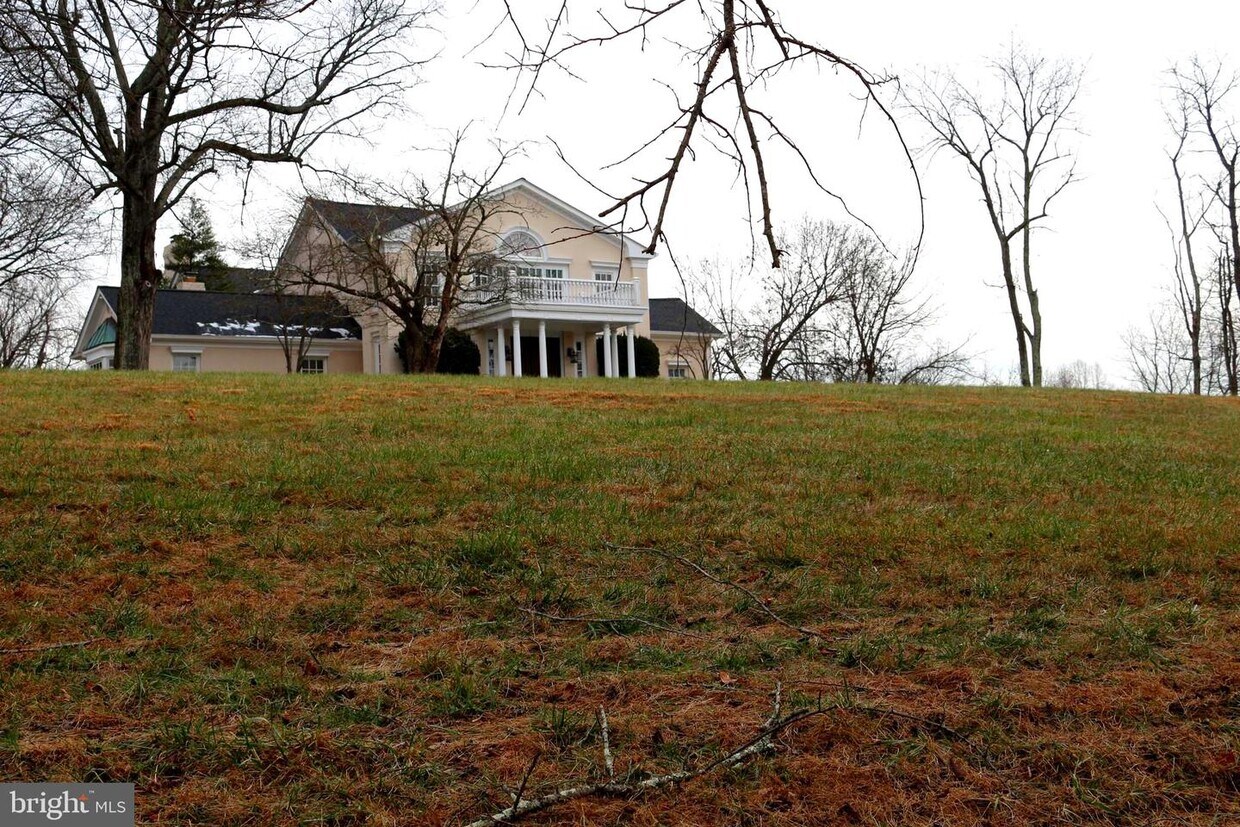 Primary Photo - 1001 Murphy Dr