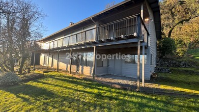 Building Photo - 5755 Skyline Dr