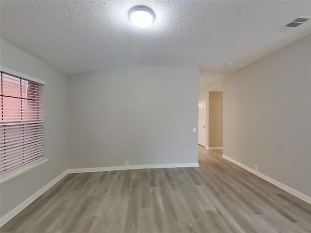 Foto del edificio - 8348 Orleans Ln