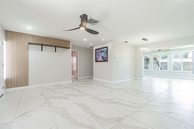 Foto del edificio - 8024 Las Cruces Ct