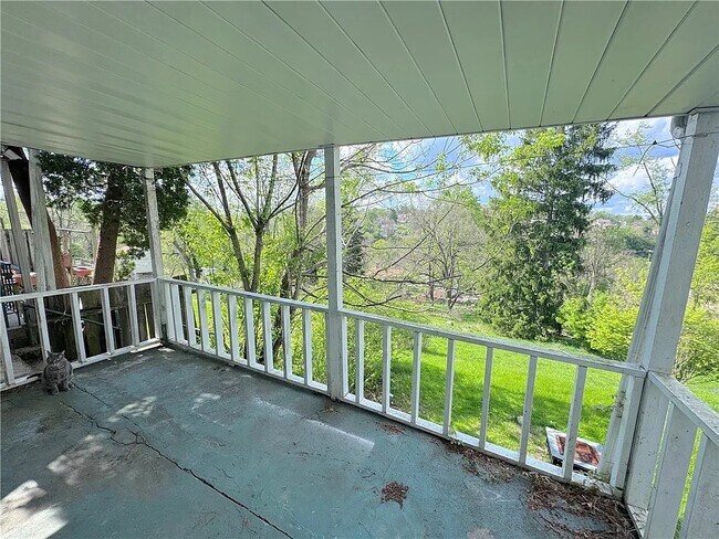 Foto del edificio - 2528 Homehurst Ave