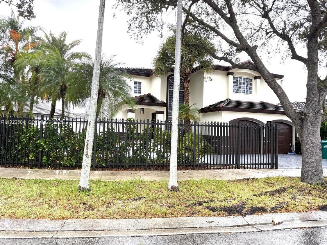 Primary Photo - 9352 SW 155th Ave