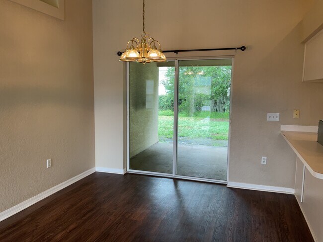 Building Photo - 152 Seven Oaks Drive