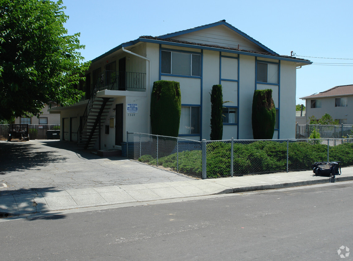 Building Photo - 1369 Calabazas Ct