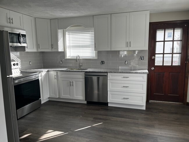 Building Photo - 13 Ellen Ter