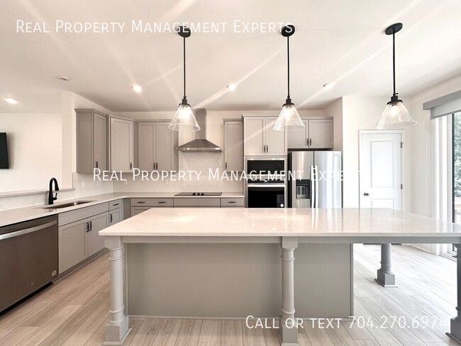 Building Photo - 2518 Magnolia Blossom Wy