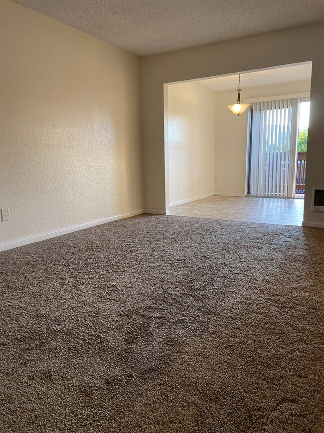 Living room - 7930 Mission Center Ct