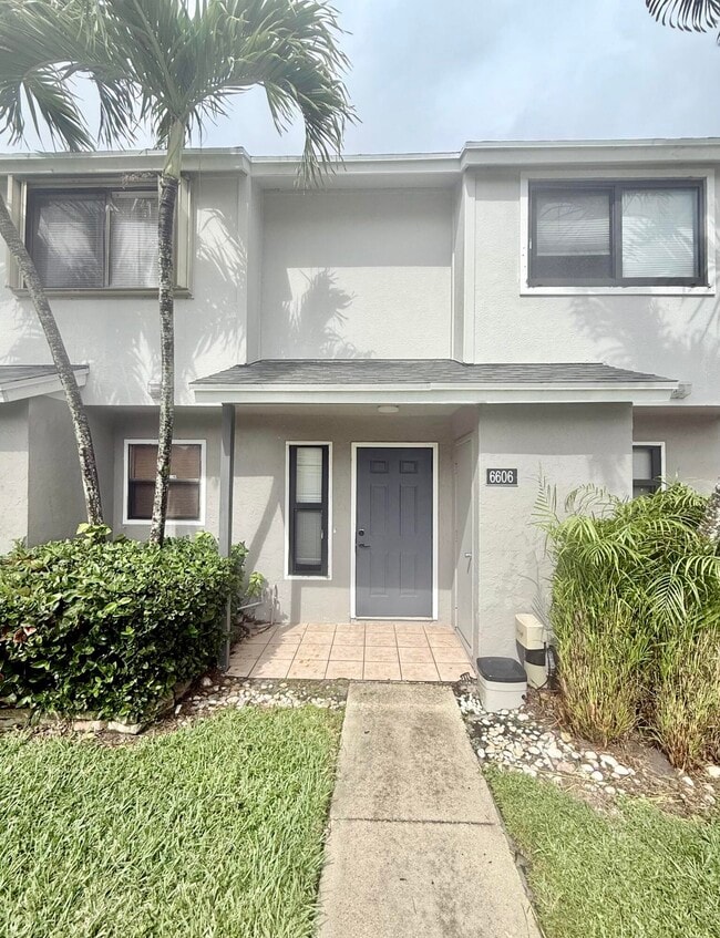 Building Photo - 6606 Dockside Cir