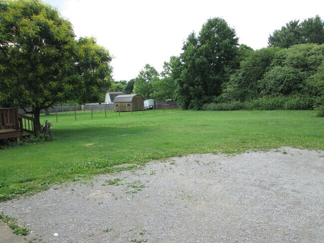 Foto del edificio - Barfield Area 3 bed 2 bath with a backyard