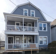 Building Photo - 320 New York St