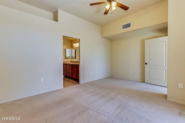 Building Photo - 2 br, 2 bath House - 170 E Spring Sky St