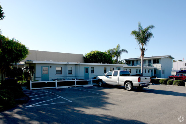 Building Photo - 2775 Roosevelt St