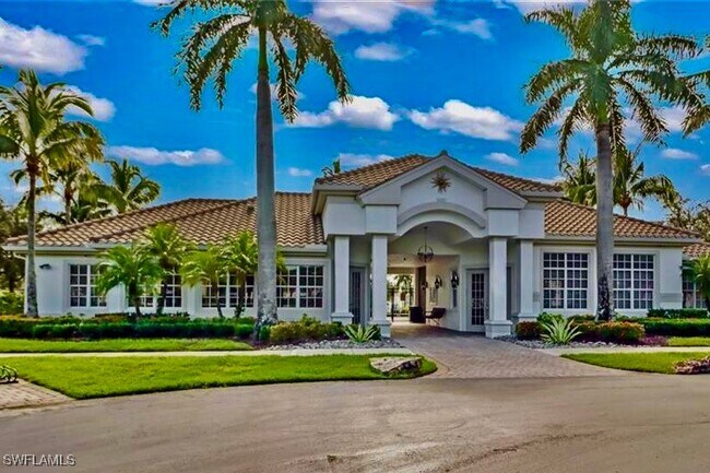 Building Photo - 16192 Parque Ln