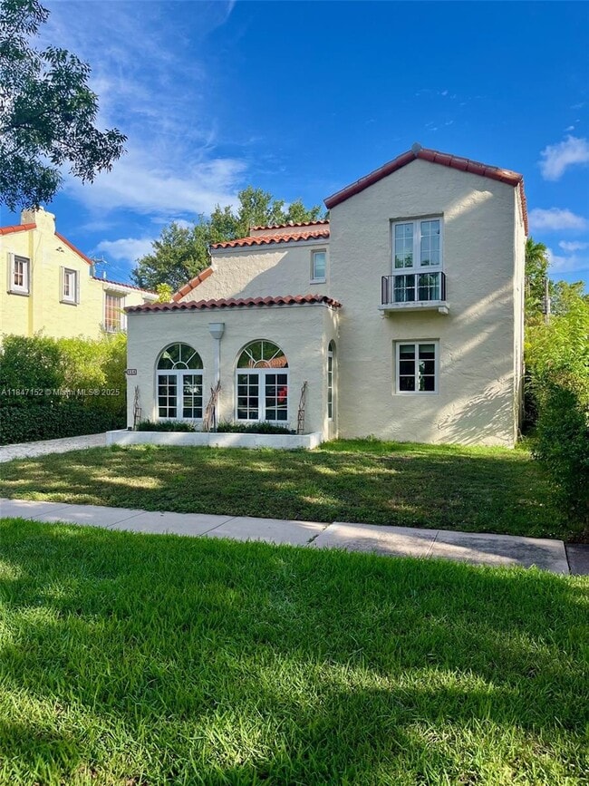 Building Photo - 604 Alcazar Ave