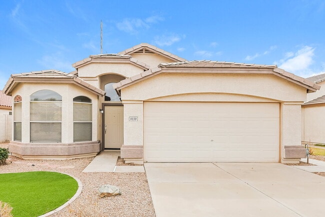 Building Photo - 9339 E Posada Ave