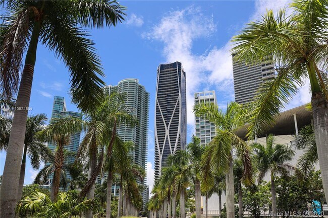 Foto del edificio - 1000 Biscayne Blvd