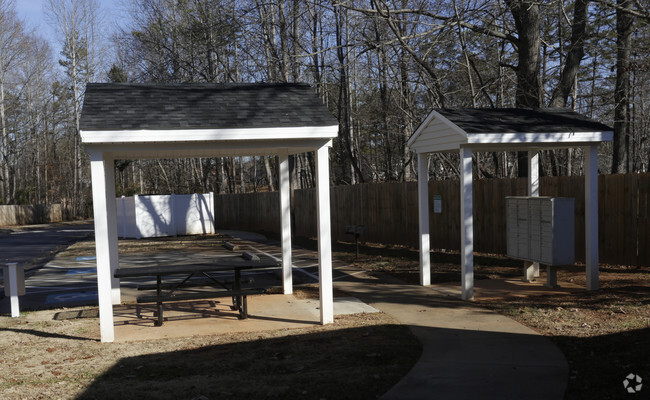 Building Photo - Peachtree Apartments