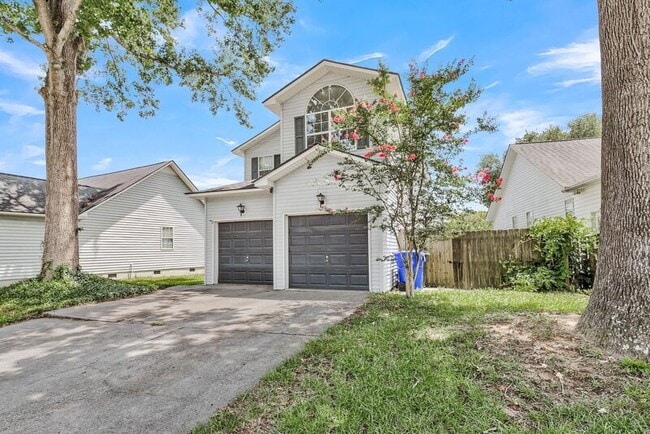 Building Photo - 479 Cessna Ave